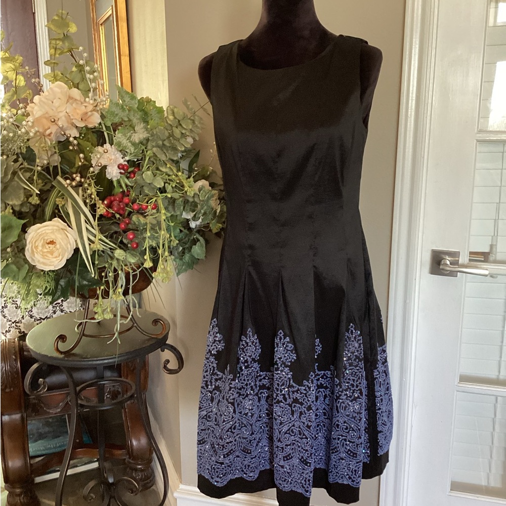 Leslie Fay Dress sz 10 beaded flare Bottom, elegant Girlhood core, formal